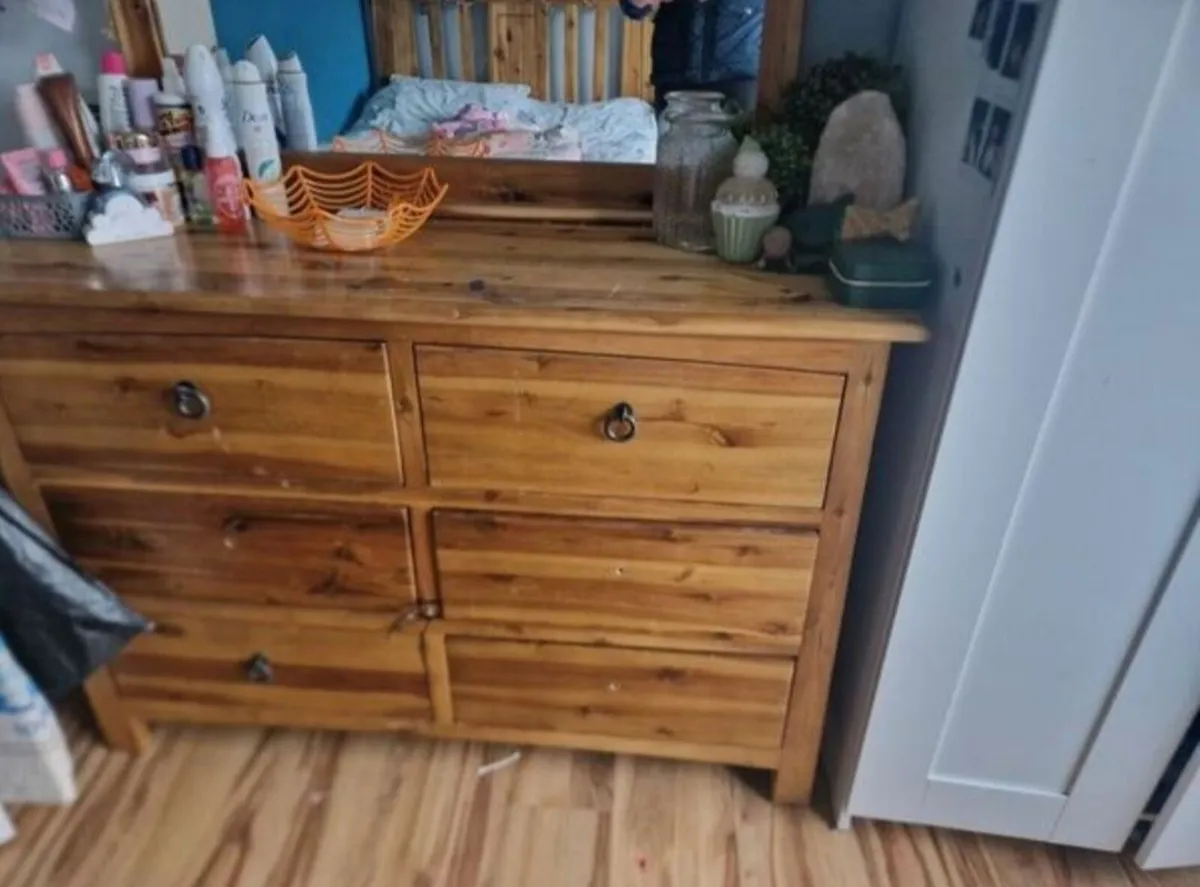 Bedroom furniture - Image 2