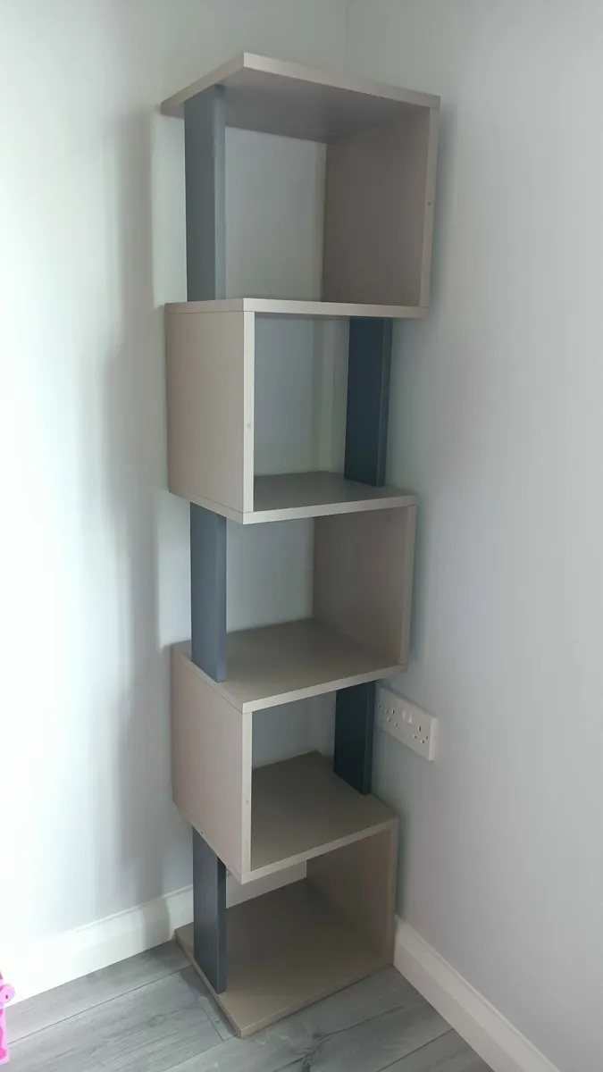 Zigzag Cubboard
