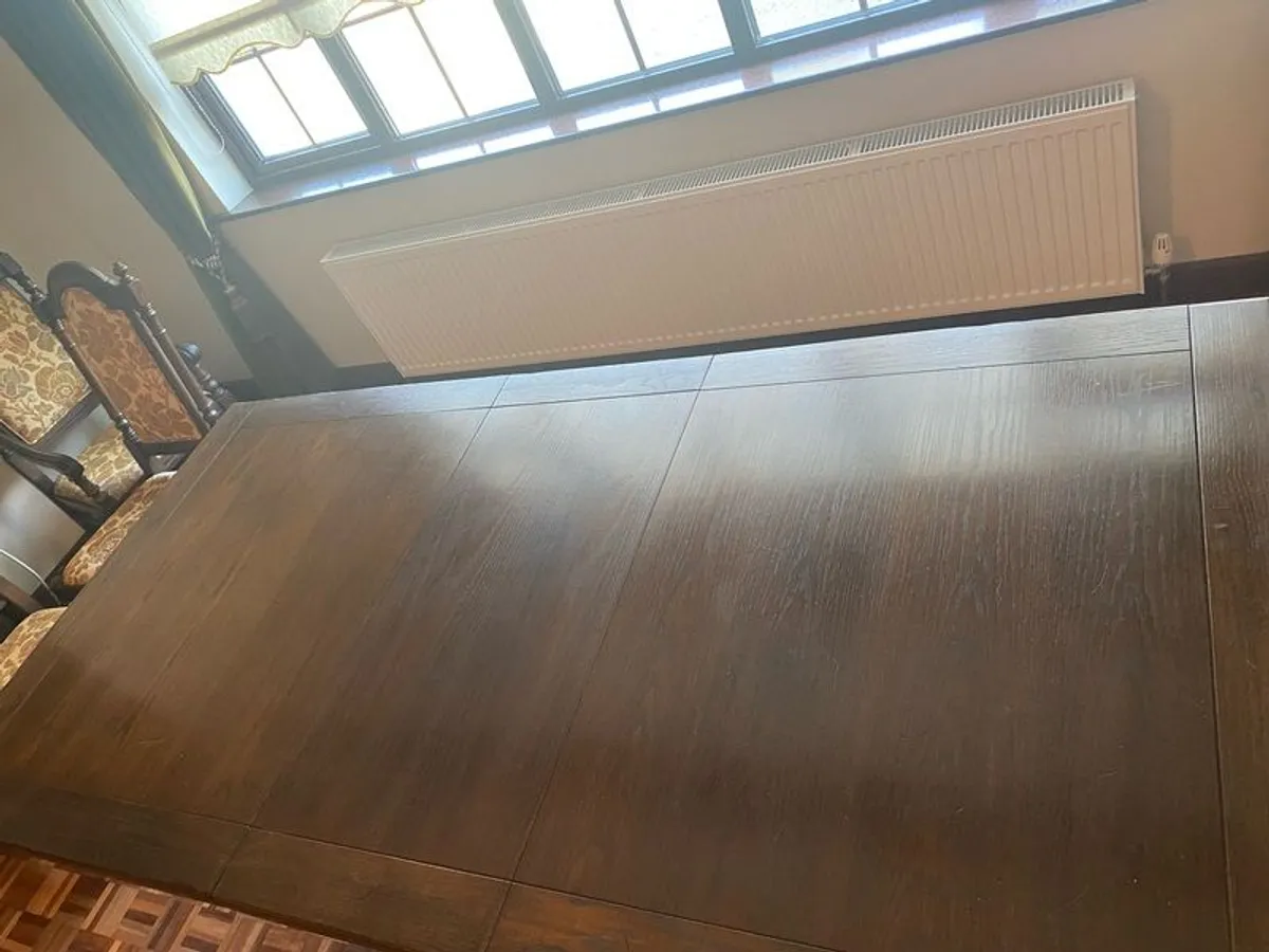 Table Solid Oak 5 ft (200e)plus 8 chairs(180e)- perfect condition - Image 2