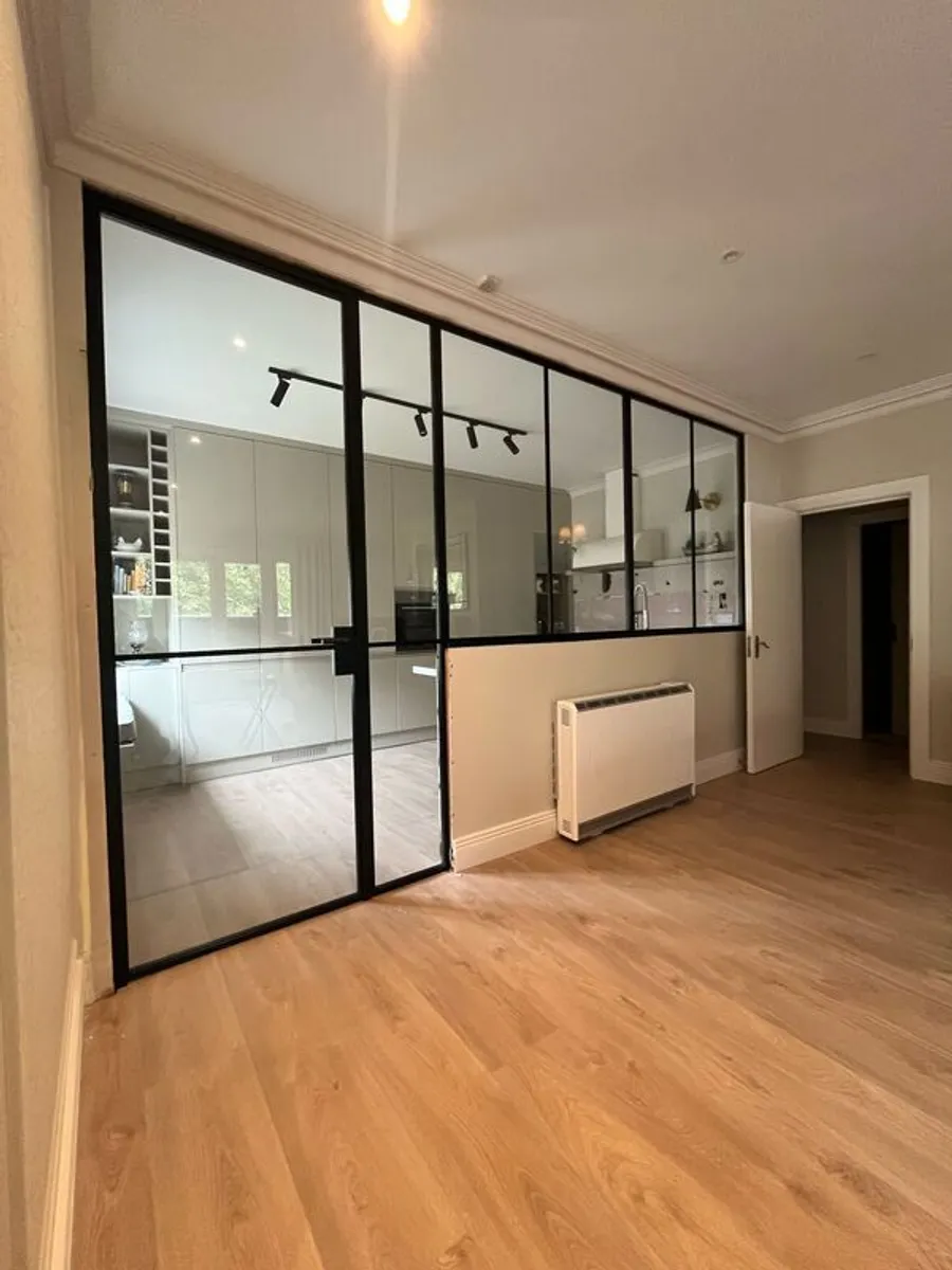 Glass doors and windows - Image 1
