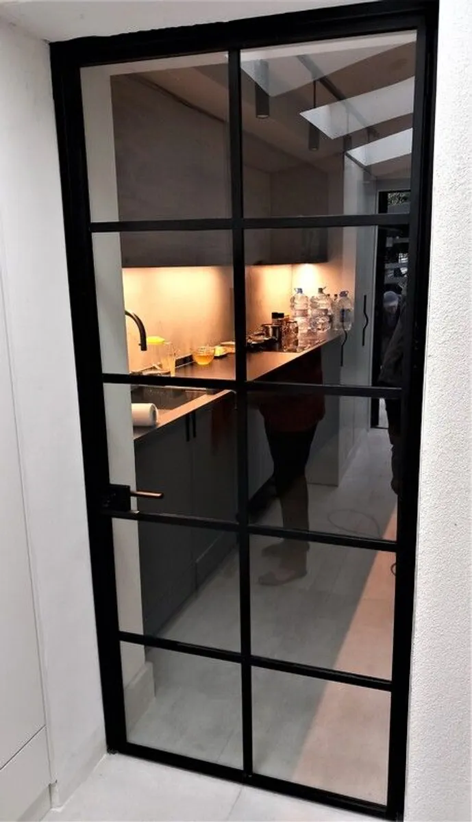 Glass doors and windows - Image 4