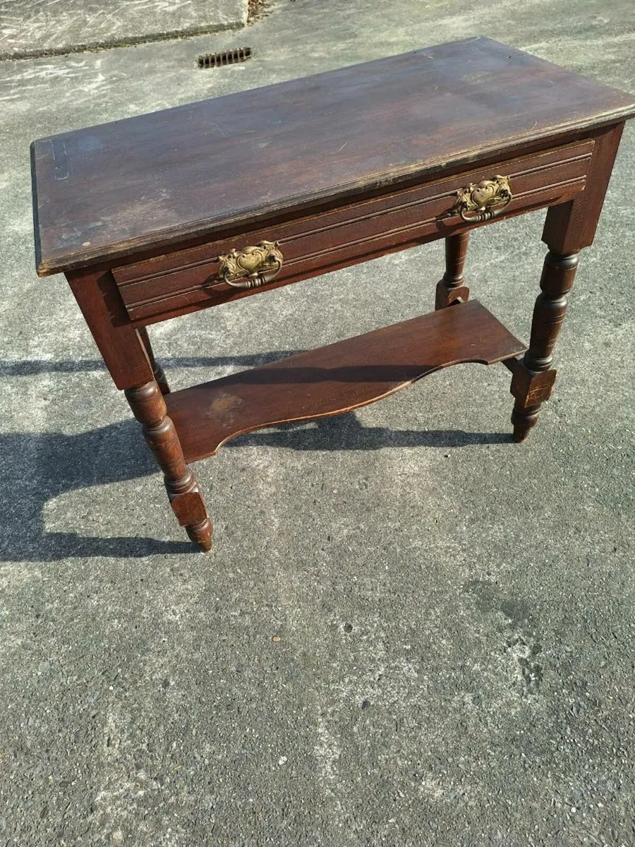 Early 20th century walnut table needs restoration - Image 1