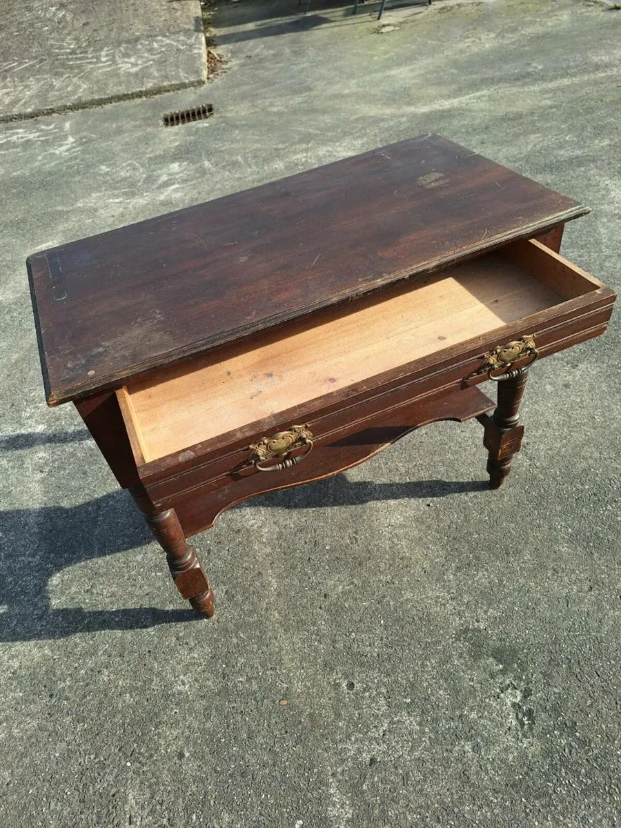 Early 20th century walnut table needs restoration - Image 2