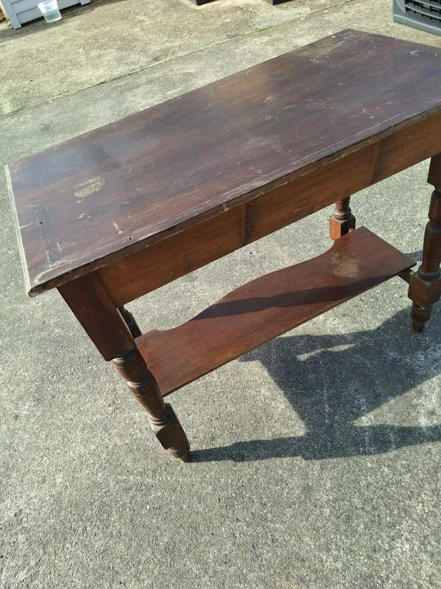 Early 20th century walnut table needs restoration - Image 3