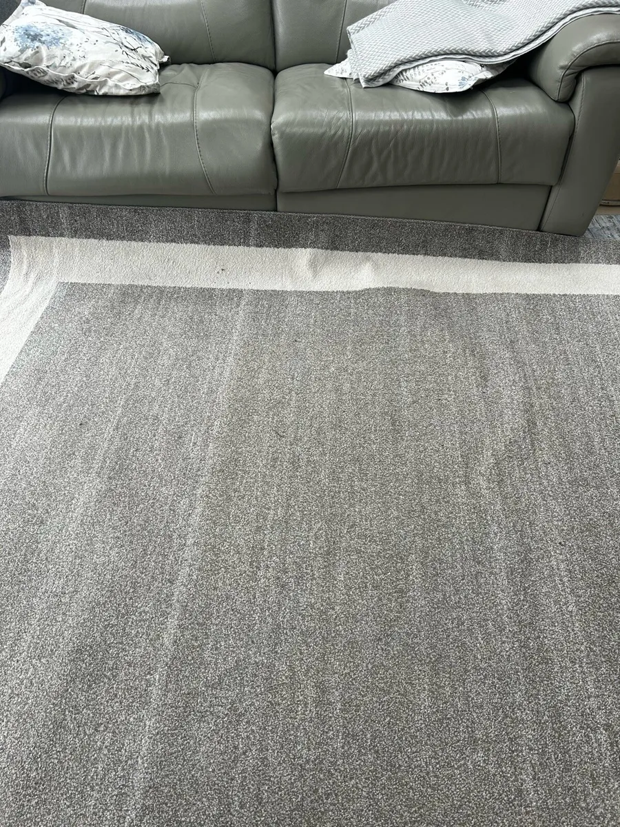 Rug - 8ft x 8 ft / 245 x 245cm - Image 1