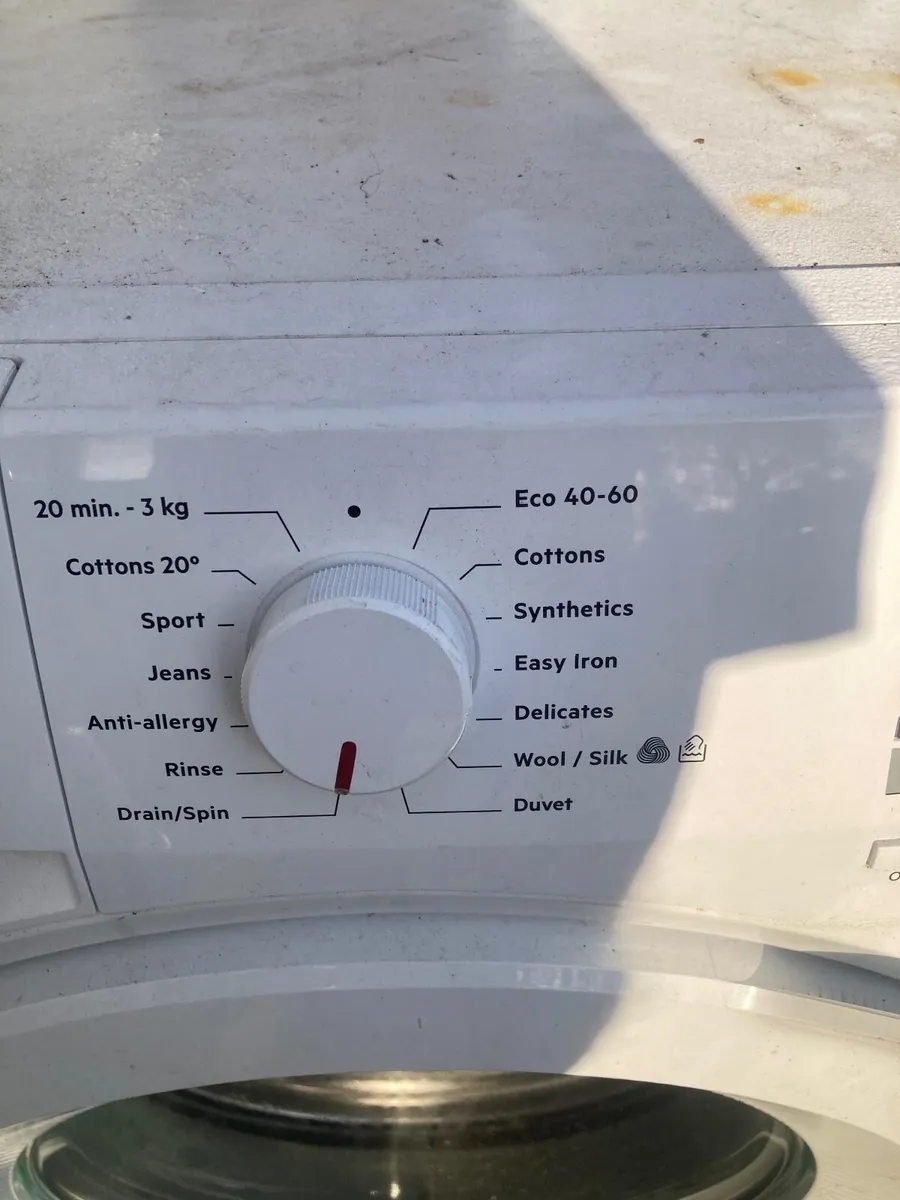 Washing machine - Image 1
