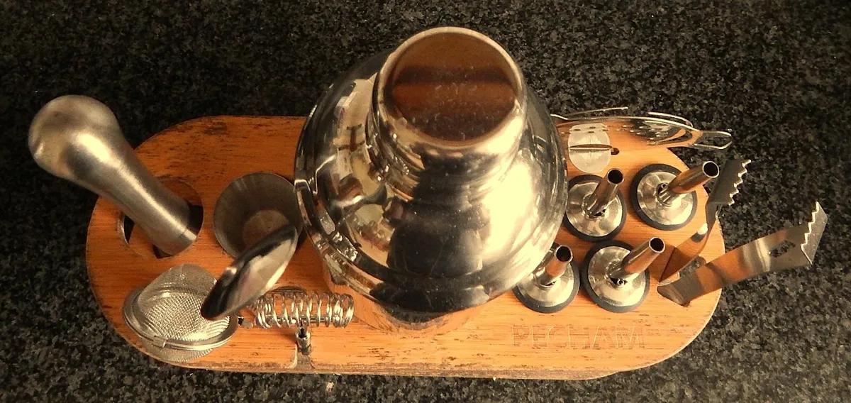 12 Piece Stainless Steel Cocktail Shaker Set - Image 4
