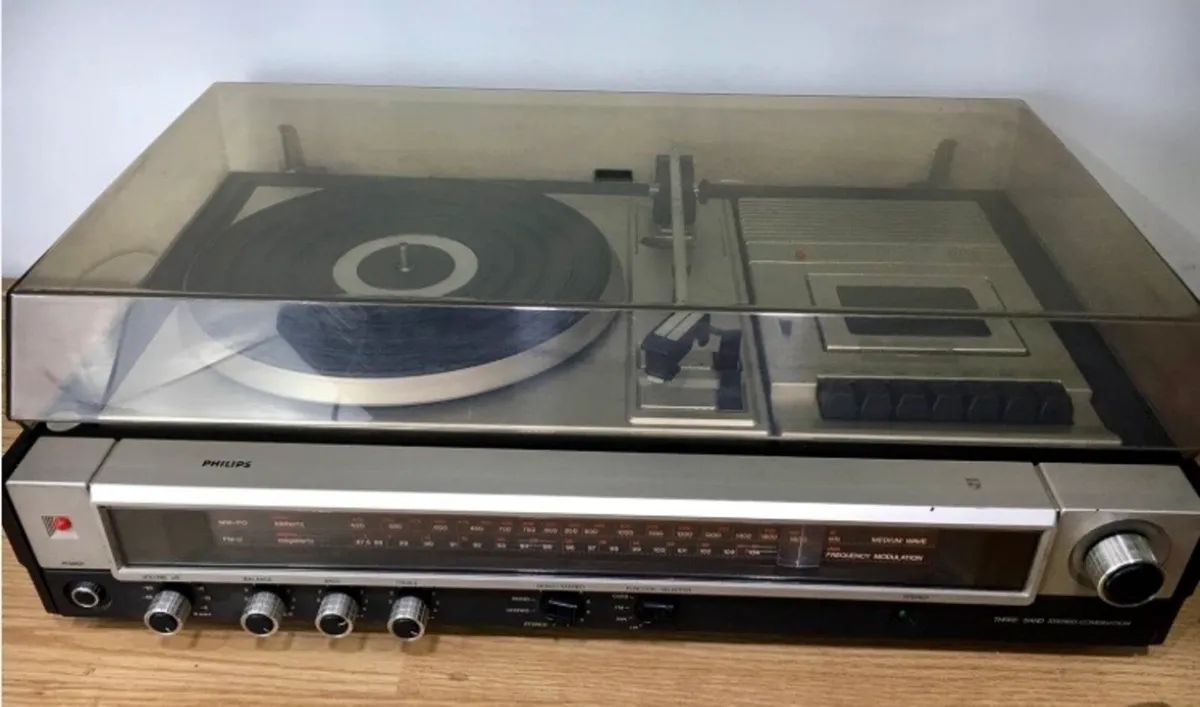 Retro Philips Sound System - Image 1