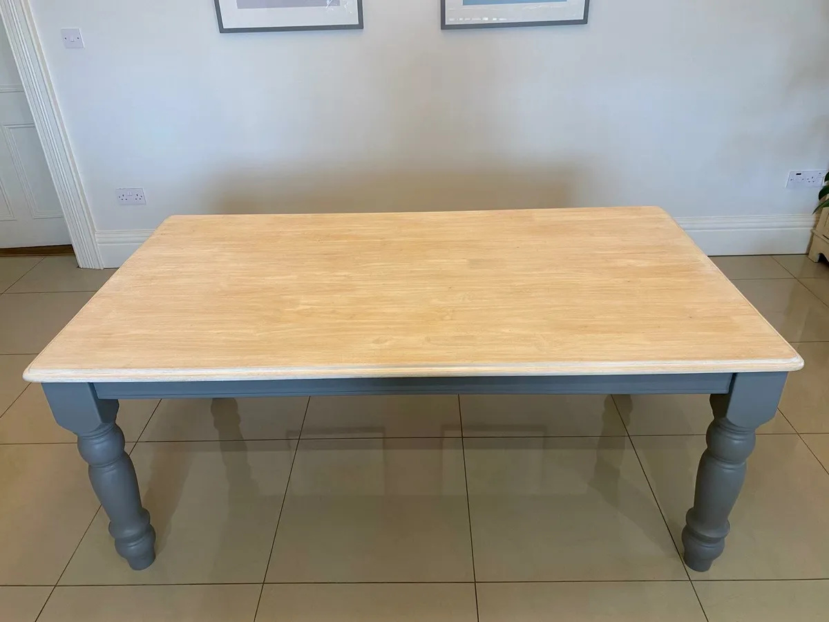 Large kitchen table - Image 3