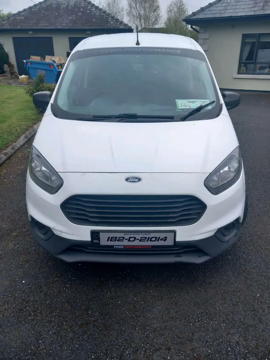 Ford Transit Courier - Image 2