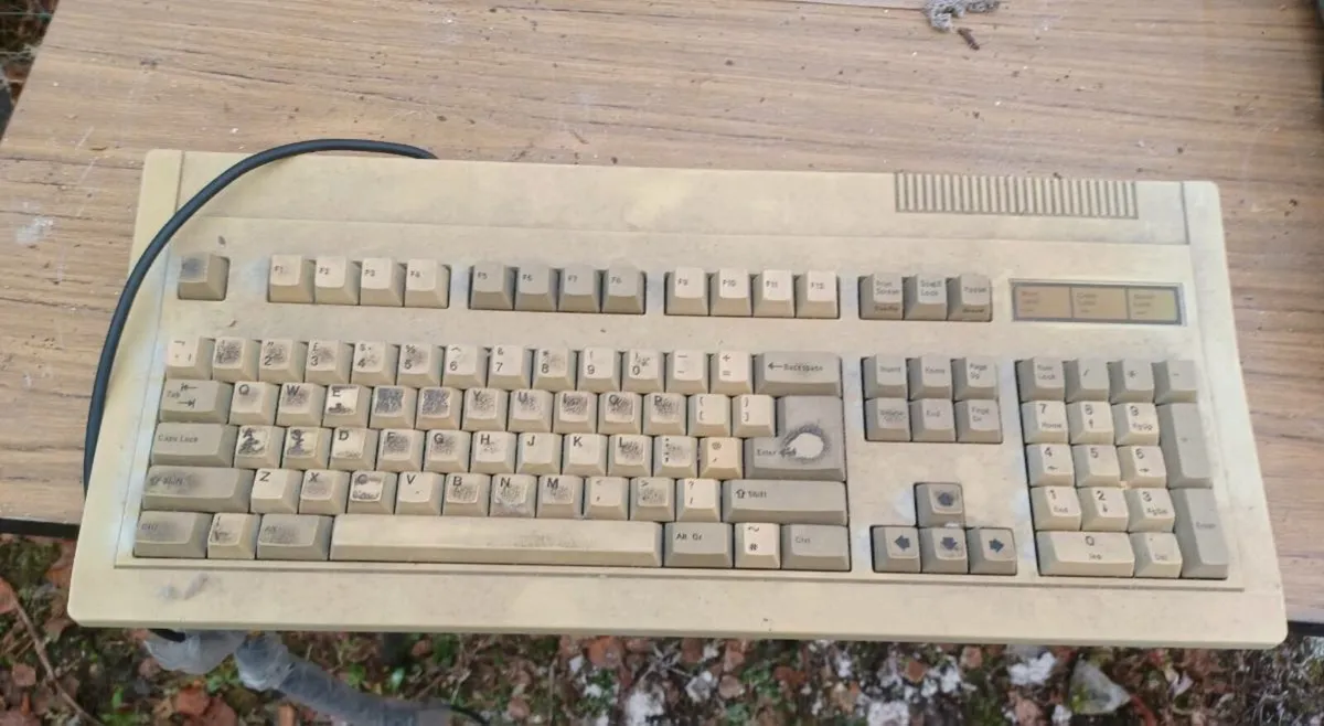 Vintage desk top Computers keyboard screen - Image 4