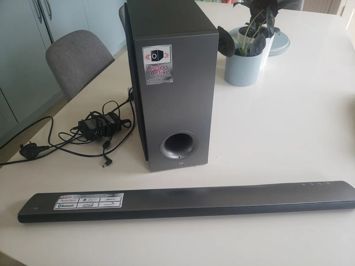 LG Sound Bar - Image 3