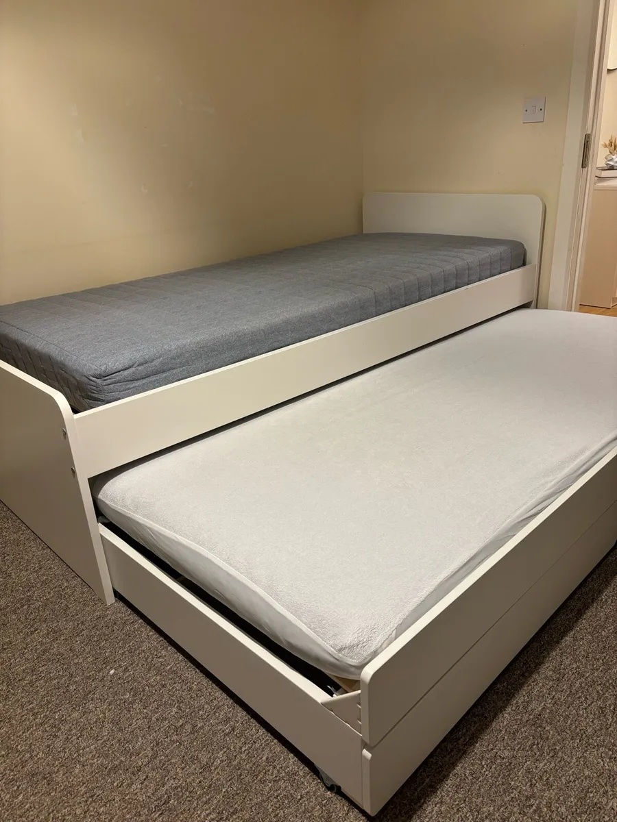 Bed - Image 1