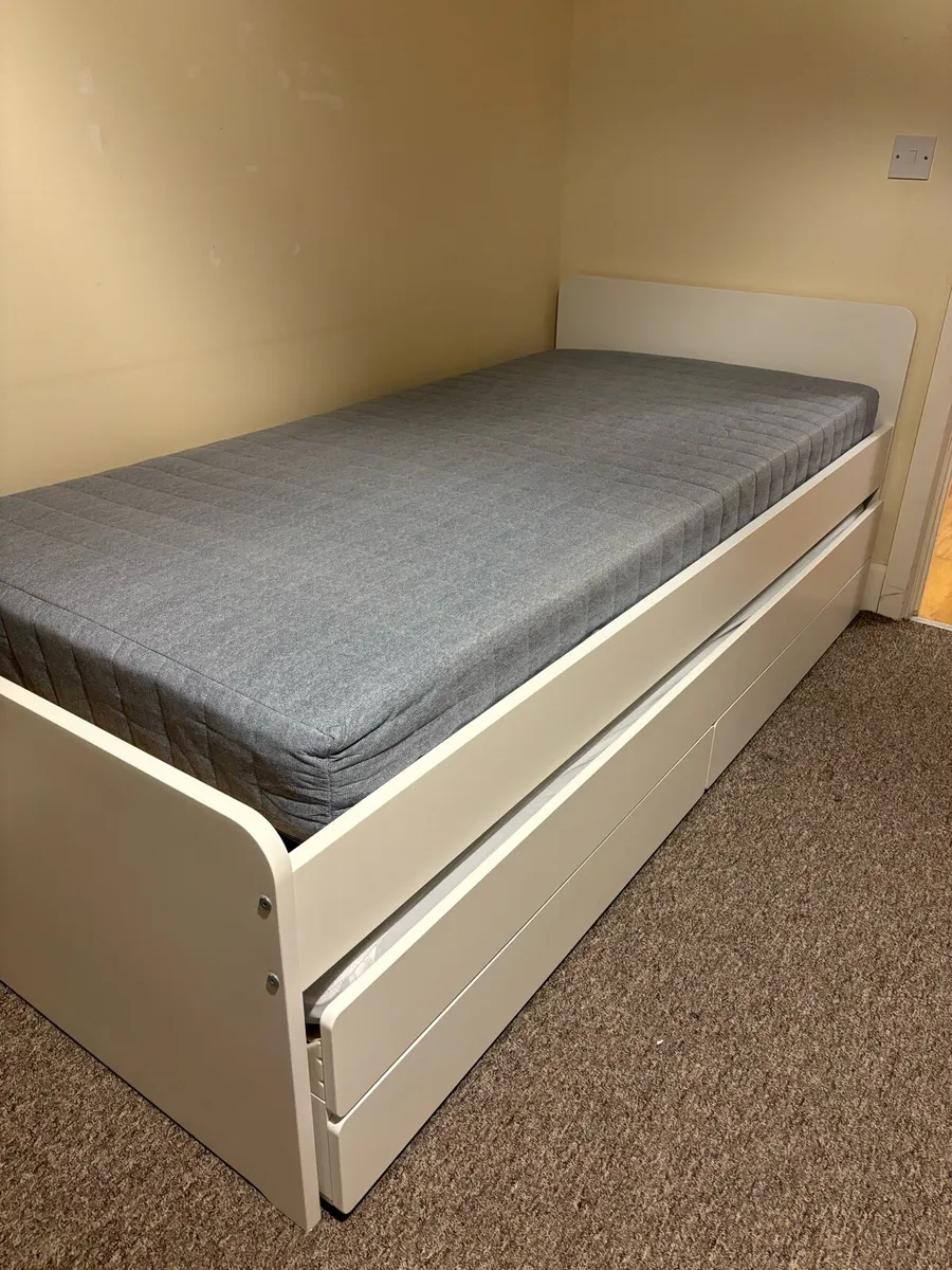 Bed - Image 2