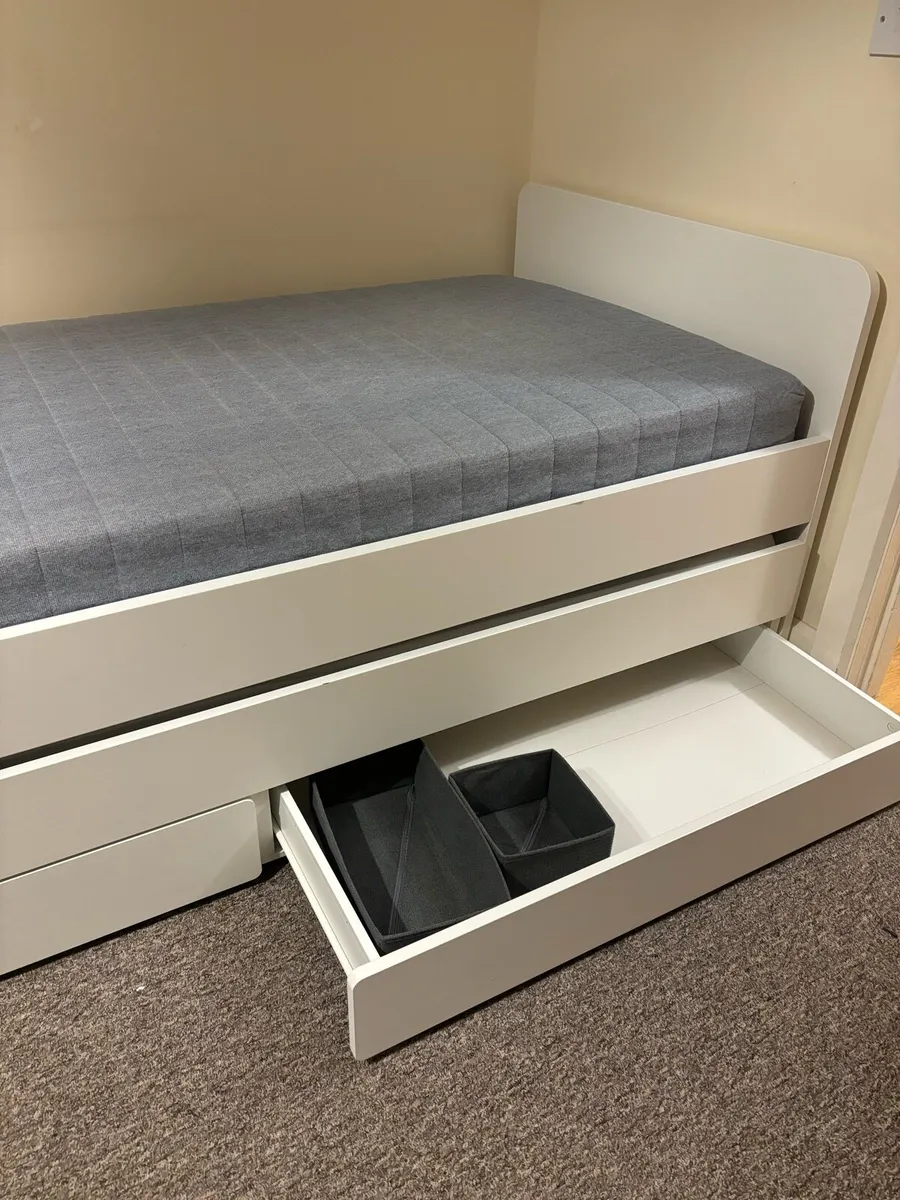 Bed - Image 3
