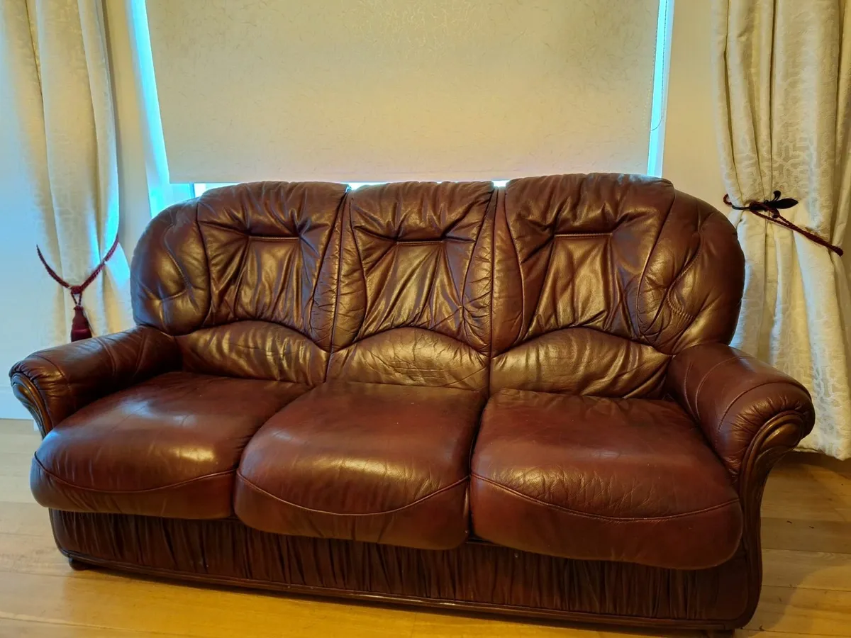 3 Piece Suite - Image 3