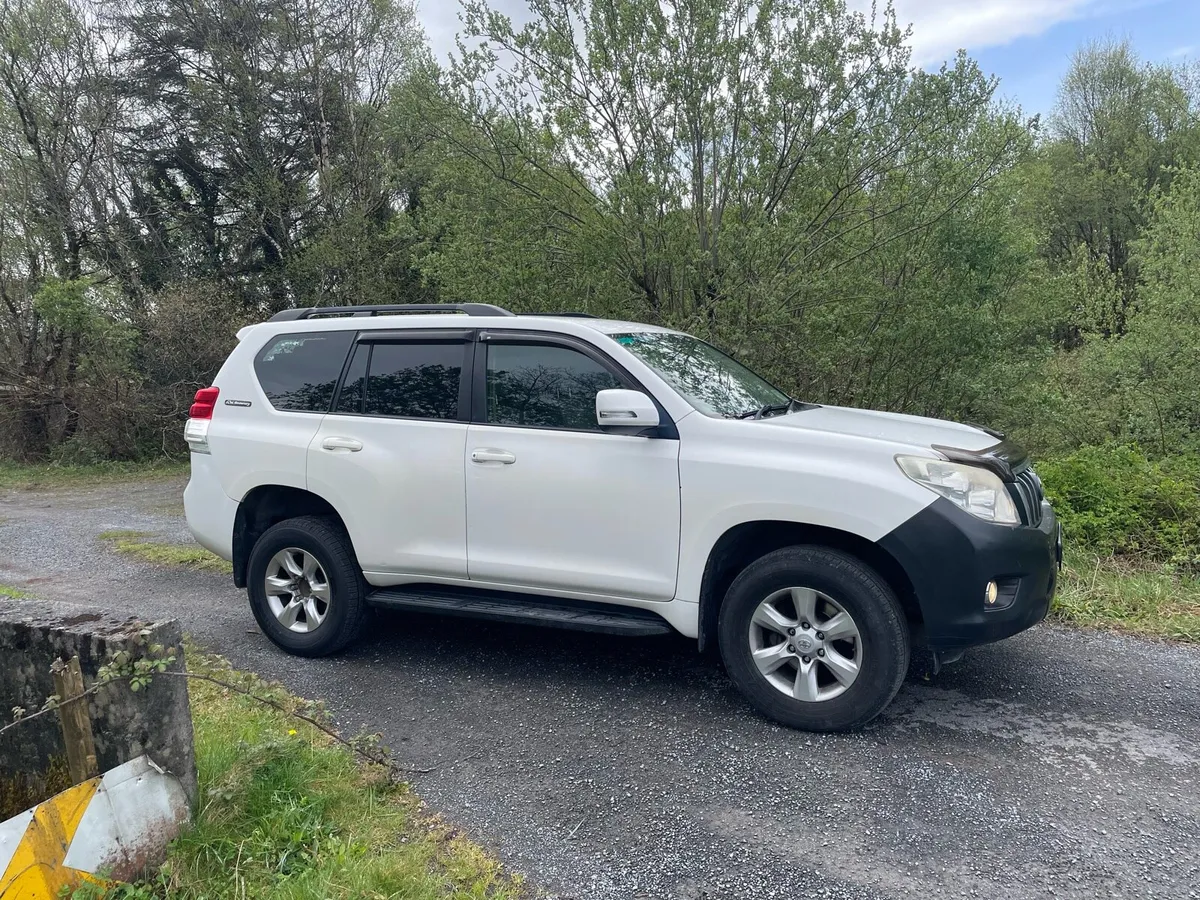 12 Toyota land cruiser - Image 2