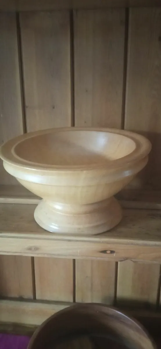 One Piece Royal Meath Handcrafted Sycamore Bowl - Image 1