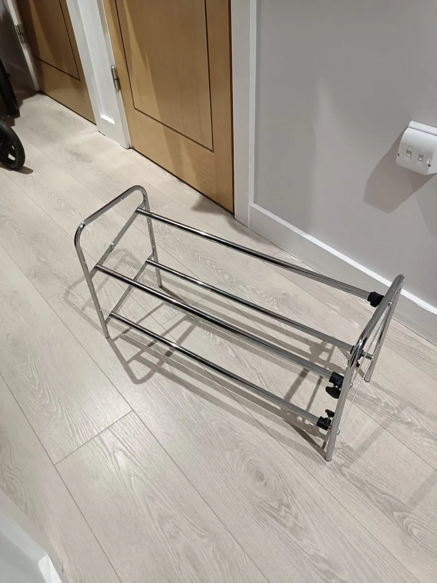 Extendable 2 Tier Shoe Rack - Image 1