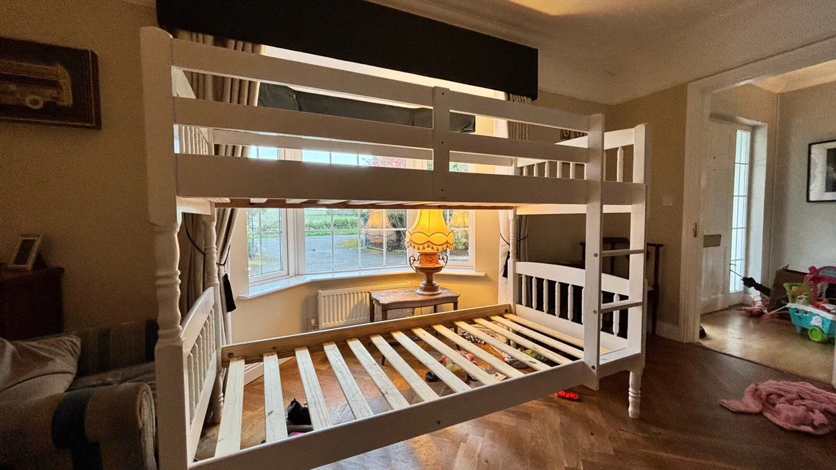 Bunk bed - Image 1