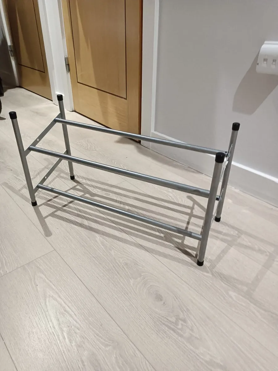 Extendable 2 Tier Shoe Rack - Image 1