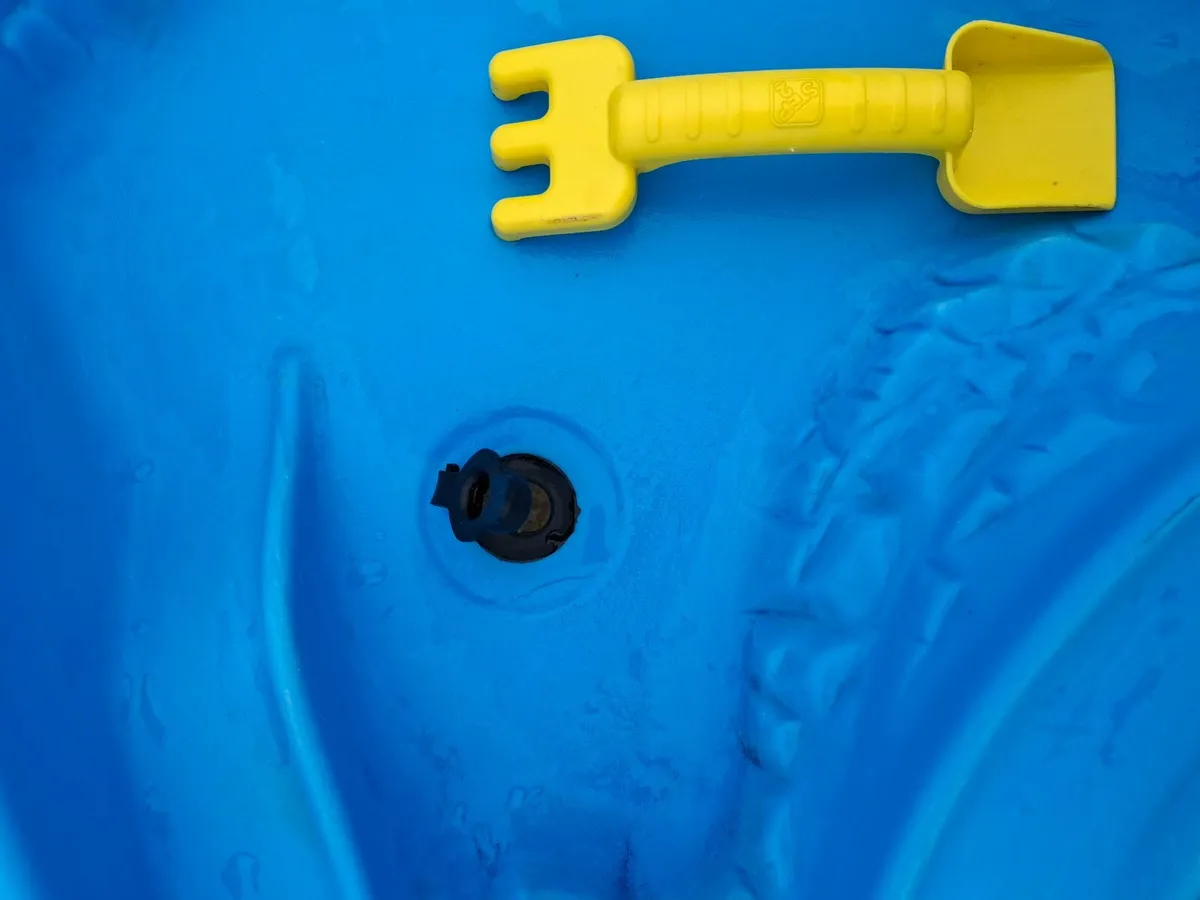 Sand and Water Table - Image 3