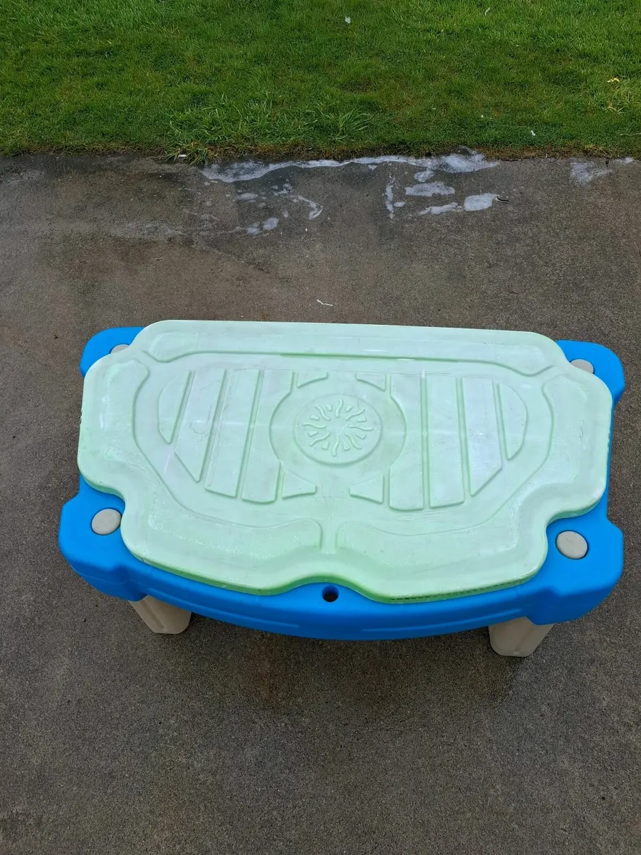 Sand and Water Table - Image 4