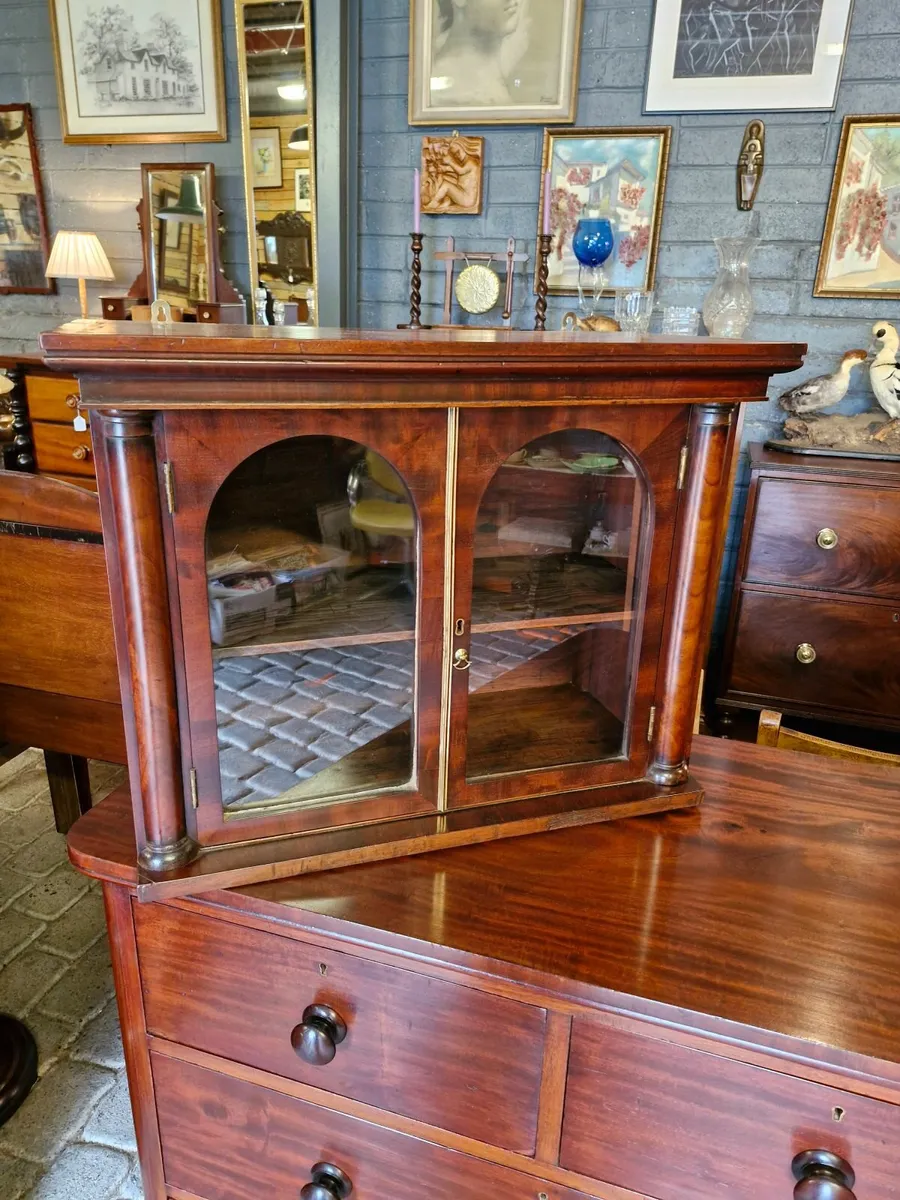 Cabinet - Image 1