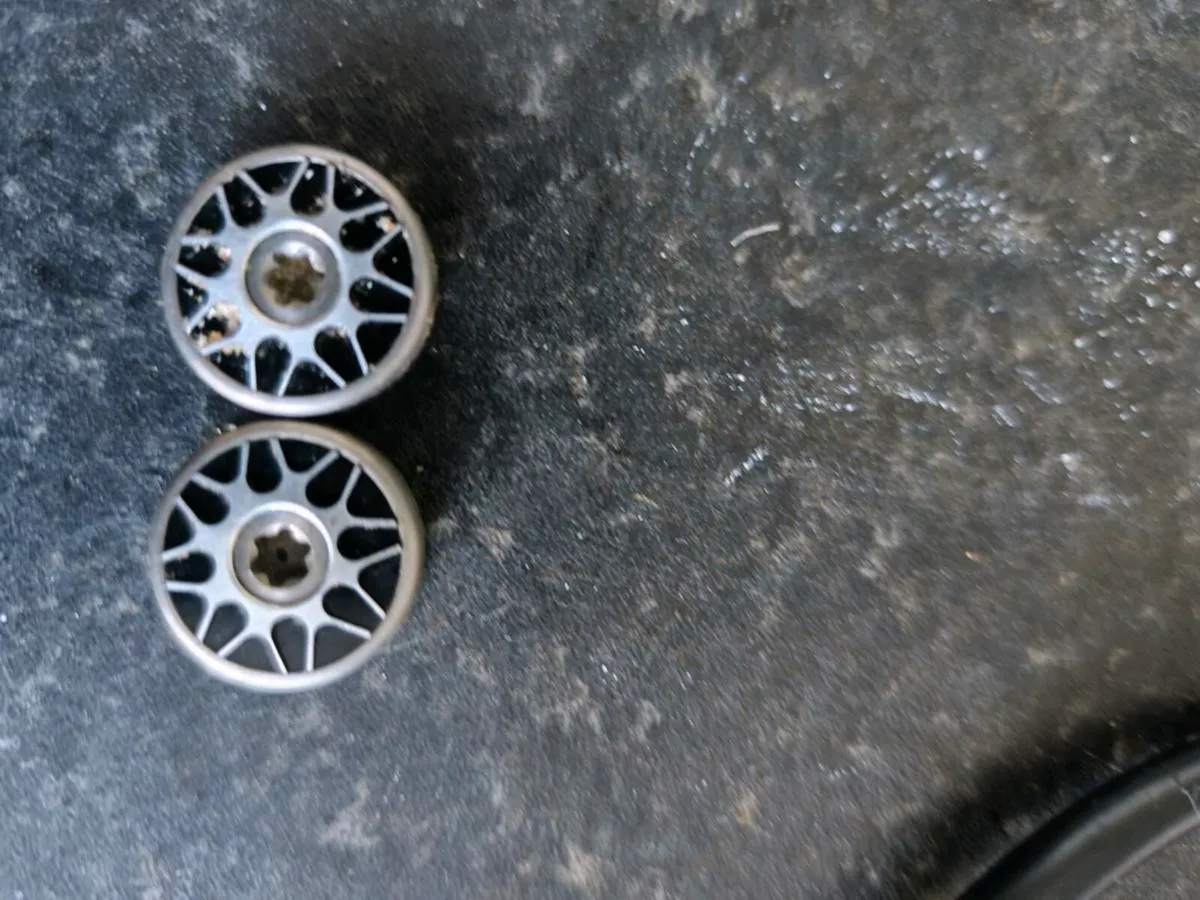 Odyssey putter weights - Image 1