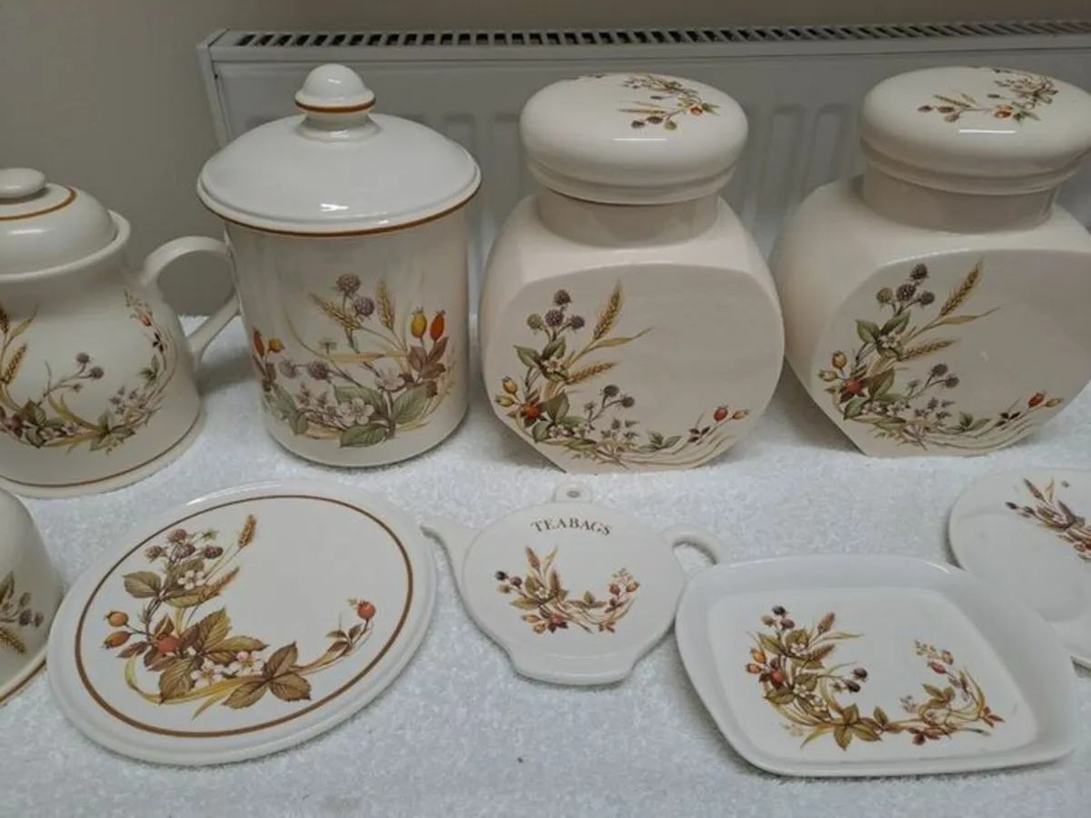 Harvest 1970s kitchen ware - Image 2