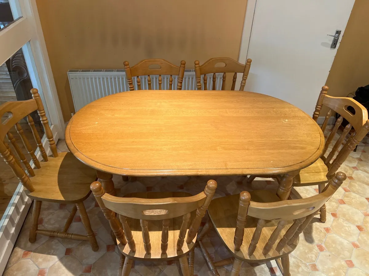 Kitchen table - Image 1