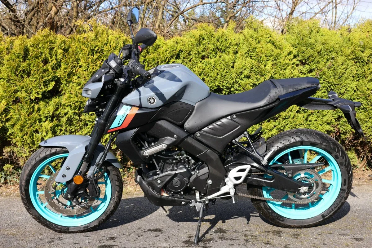 MT 125 2024 1600km immaculate - Image 2