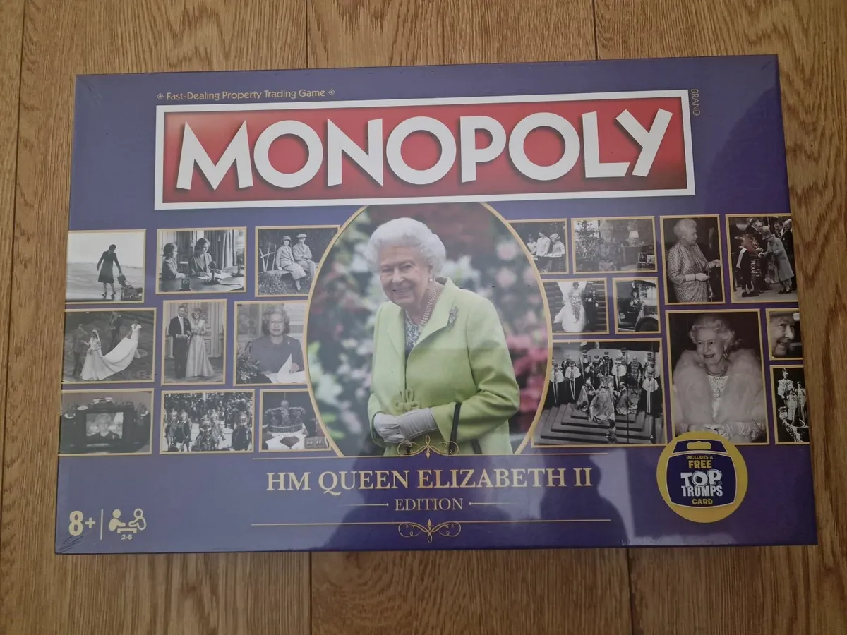 HM Queen Elizabeth II Monopoly Board Game - Image 1