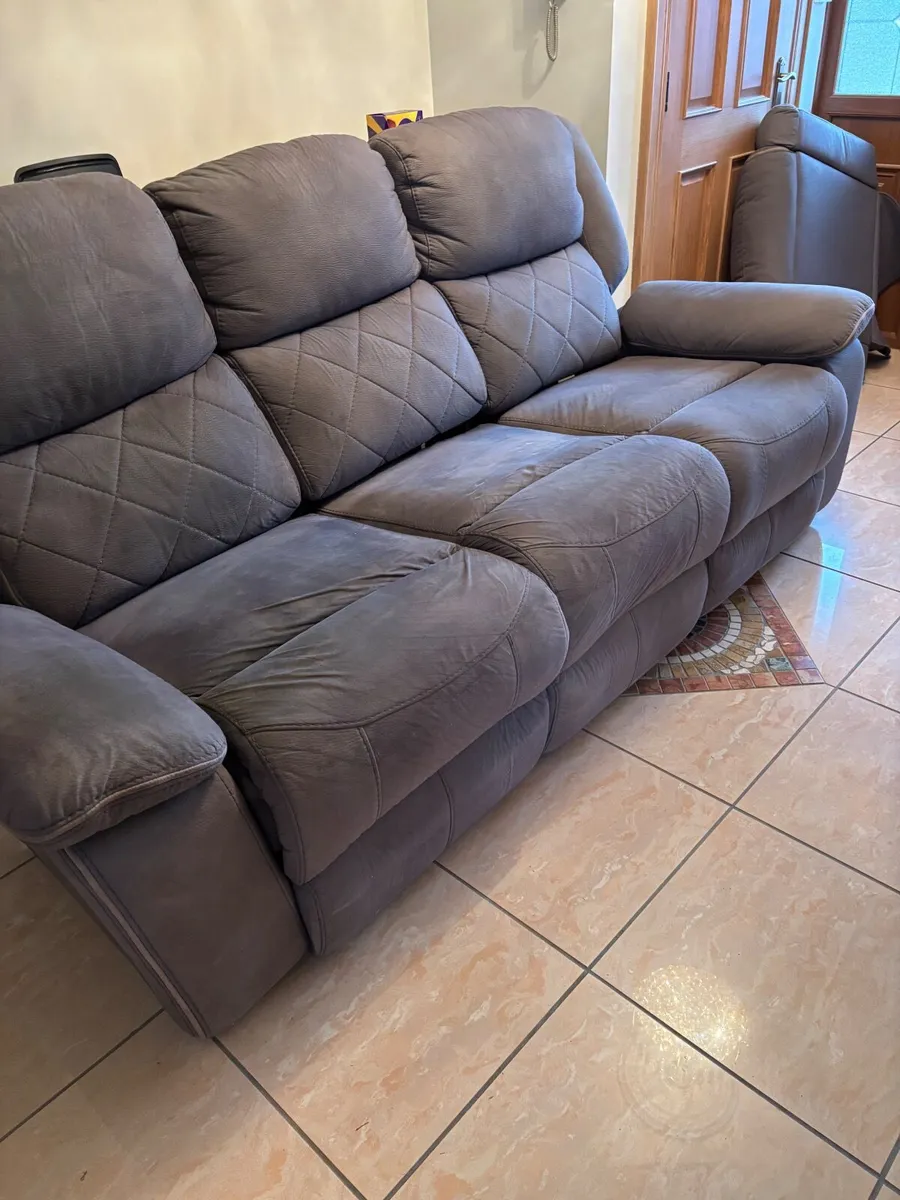 3-1-1 Suite for sale - Image 1