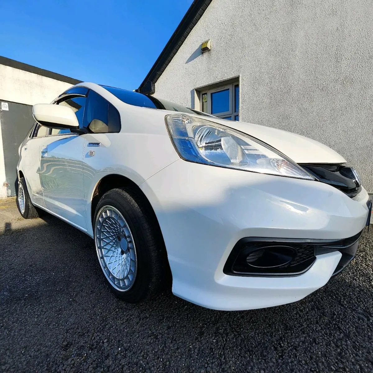 Honda Fit Shuttle Hybrid Automatic. Price negotia - Image 1