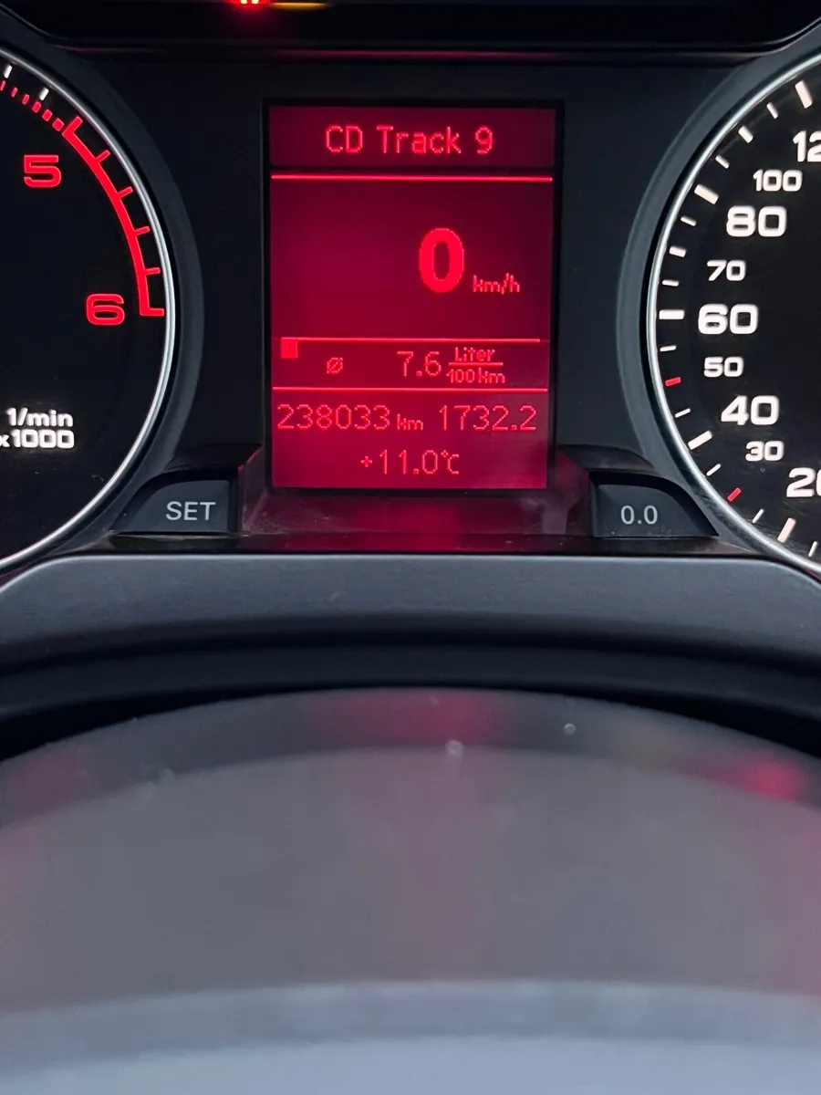 Audi A4 2010 - Image 2