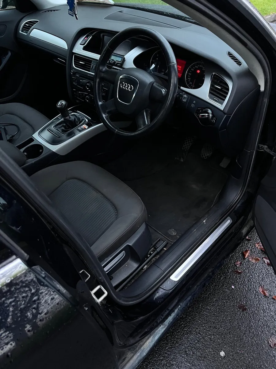 Audi A4 2010 - Image 3