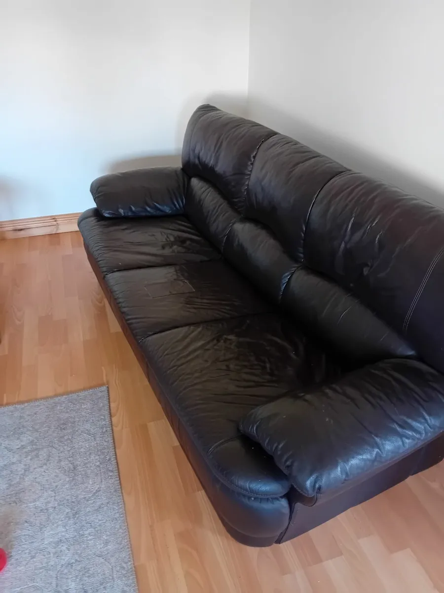3 Seater leather couch - Image 3