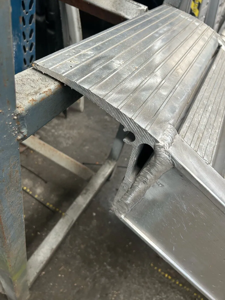 2.5 meter  Aluminium Loading Ramps 12 ton Capacity - Image 3