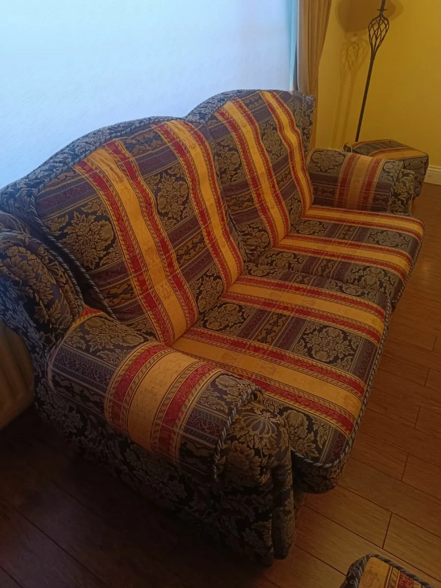 Sofa and armchairs - Image 4
