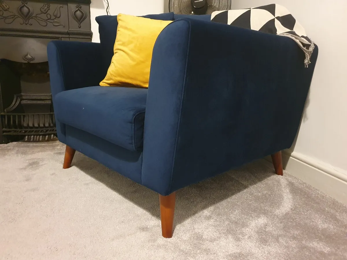 Navy velvet Armchair - Image 1