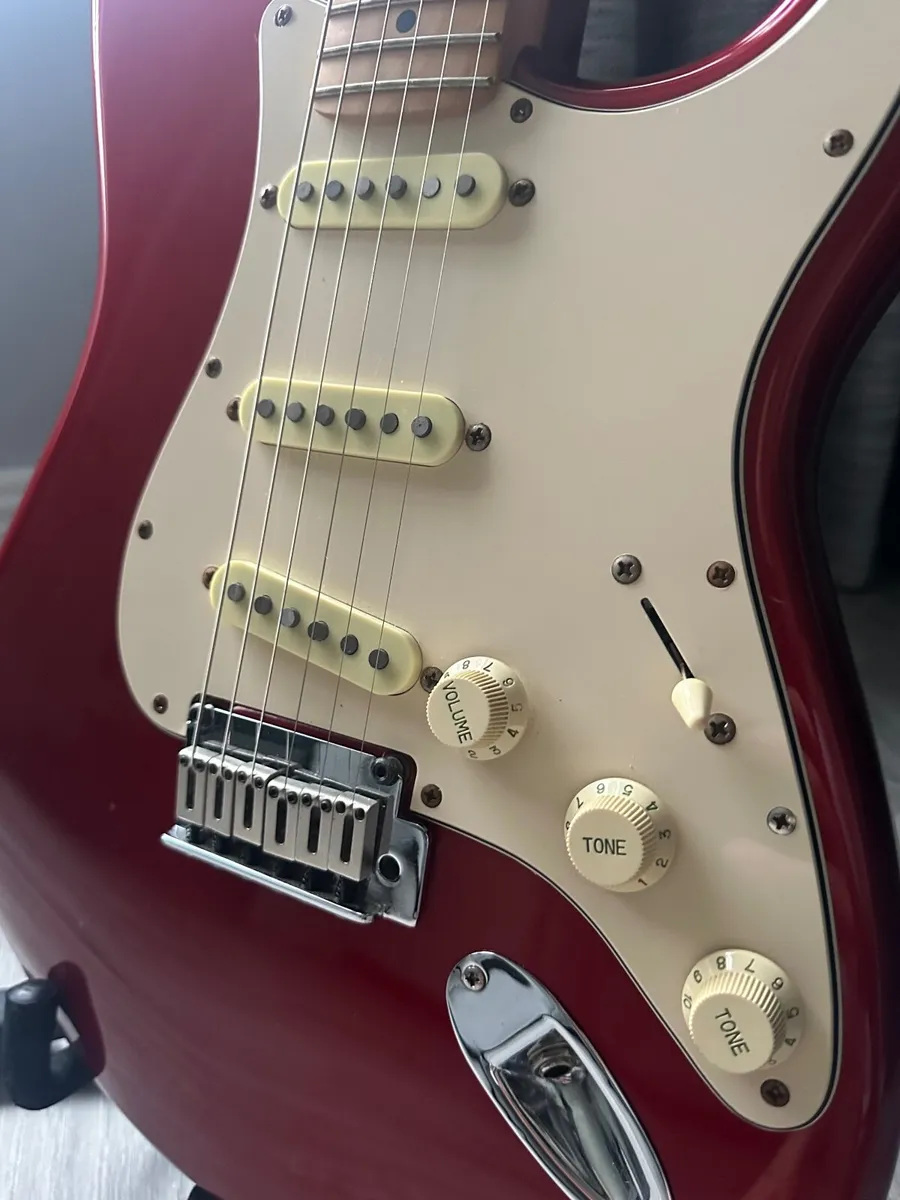 Fender Squier Stratocaster - Image 4