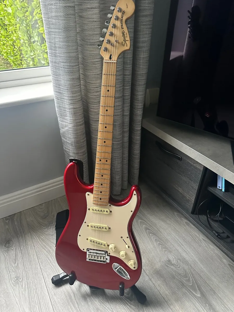 Fender Squier Stratocaster - Image 1