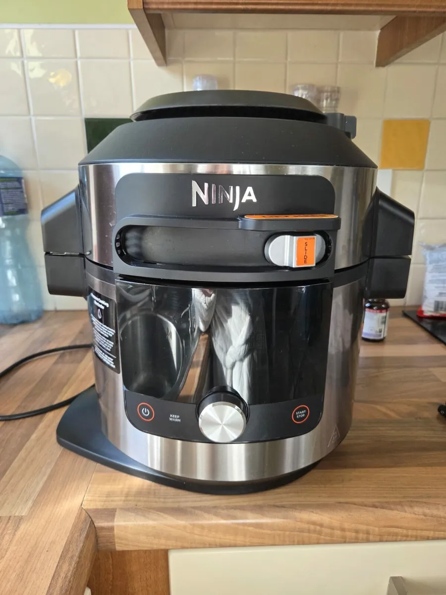 Ninja pressure cooker - Image 1