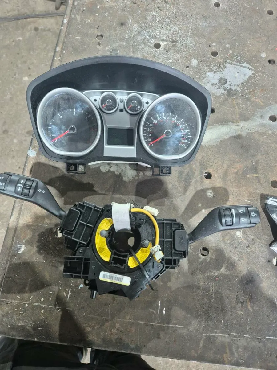 Ford Focus 1.6 mk2 parts - Image 4