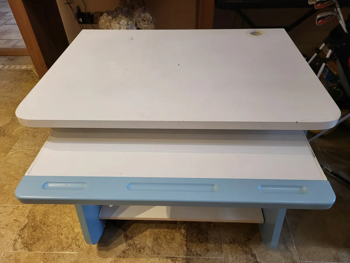 Desk and Chair - Image 4