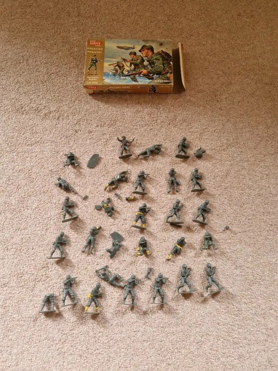 Vintage Airfix American WW2 Soldiers - Image 1