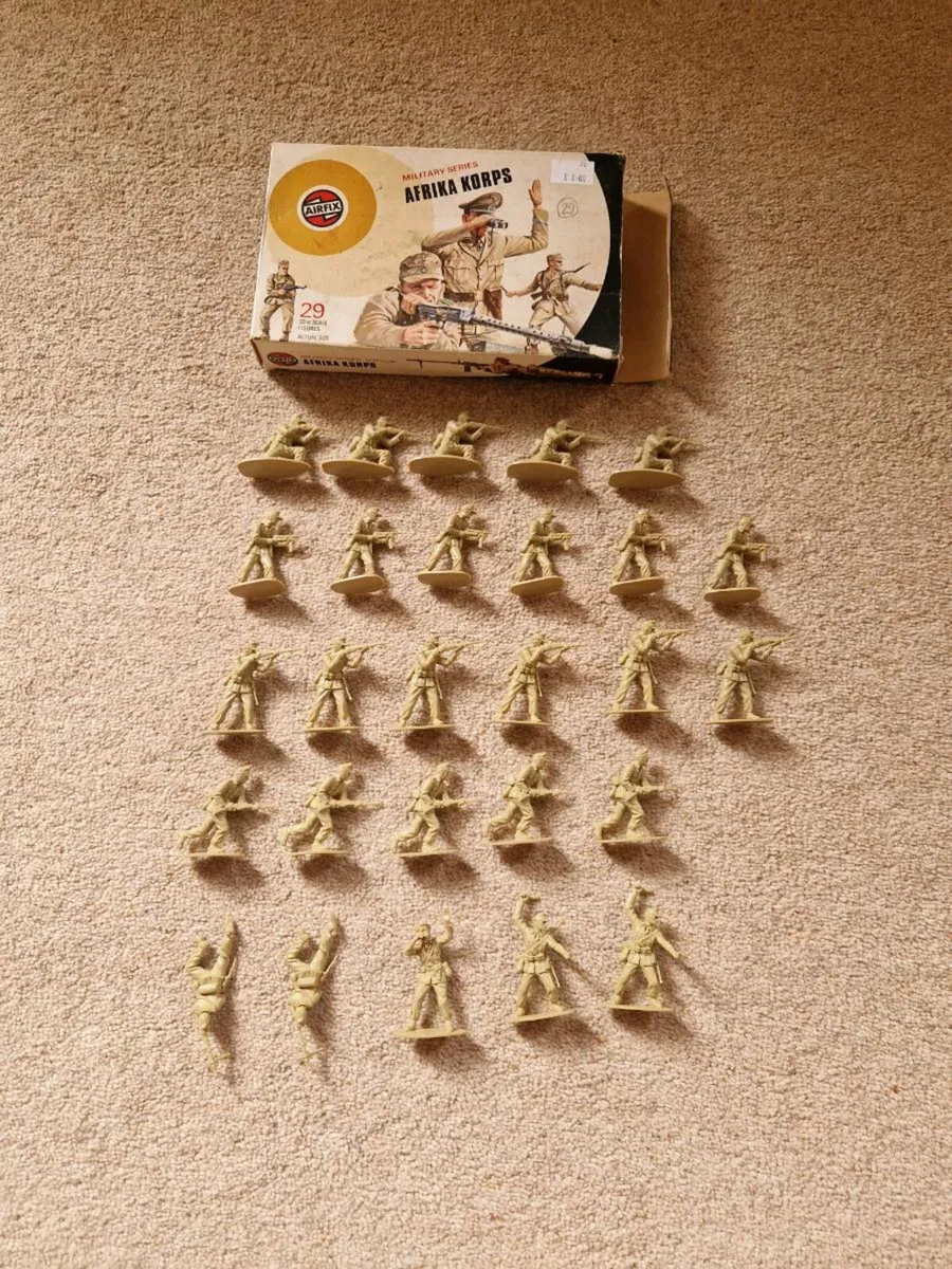 Vintage Airfix German WW2 Africa Korp Soldiers 1.3 - Image 1
