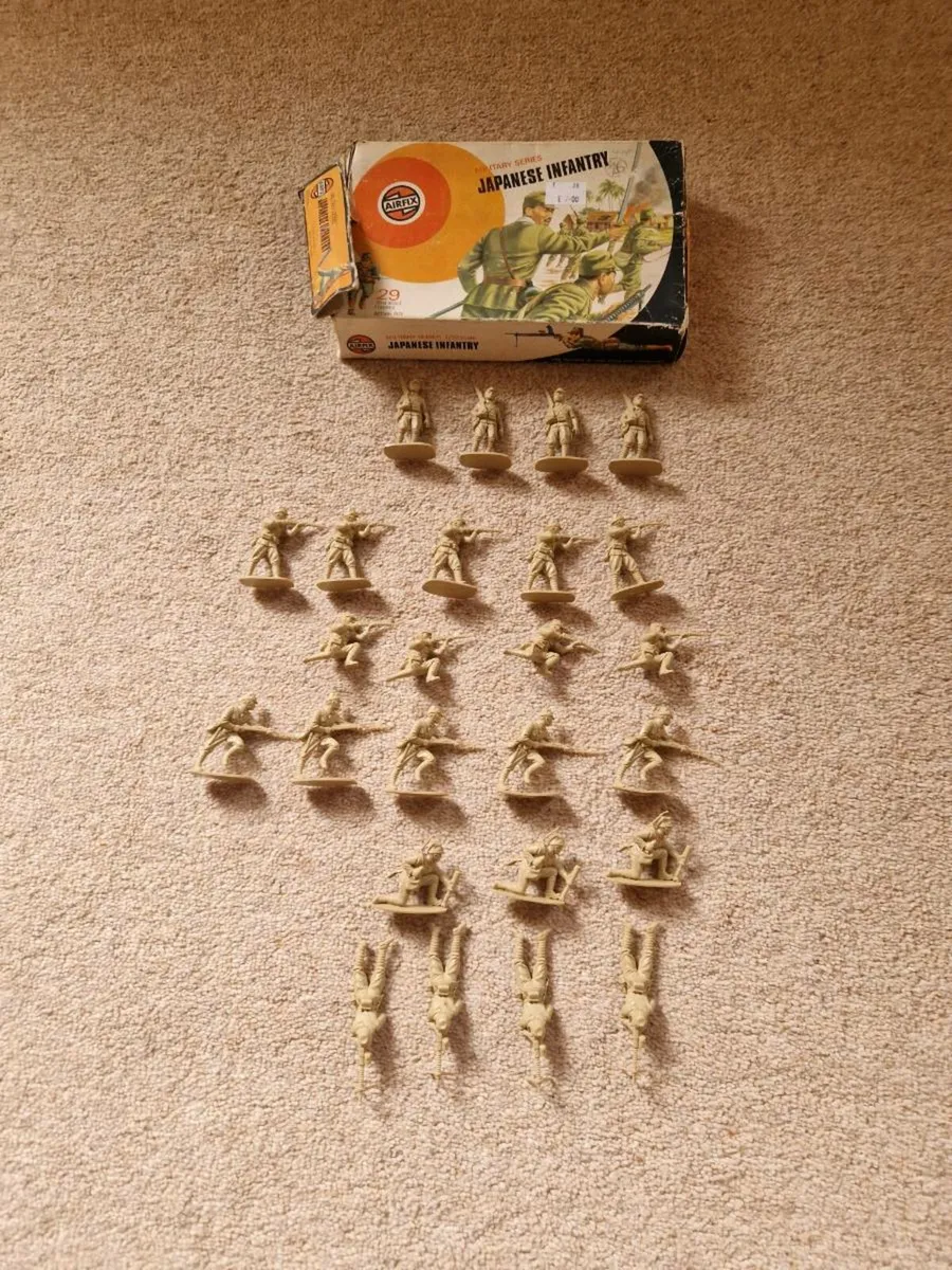 Vintage Airfix Japanese WW2 Soldiers 1.32 - Image 1
