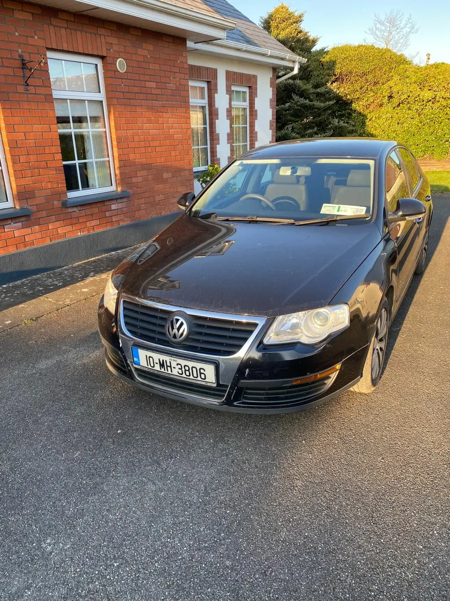 Volkswagen Passat 2010 - Image 1